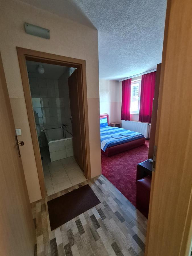 Holiday Ferizaj Exterior foto