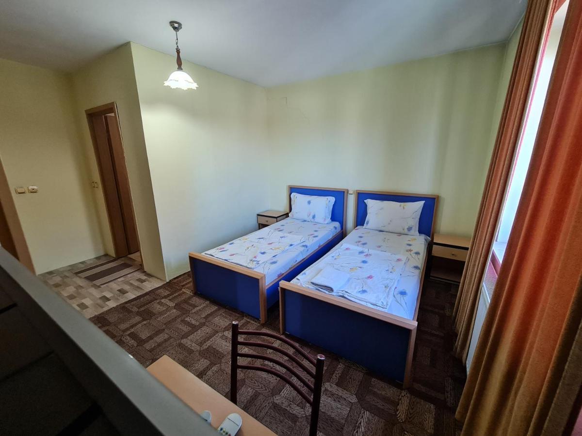 Holiday Ferizaj Exterior foto
